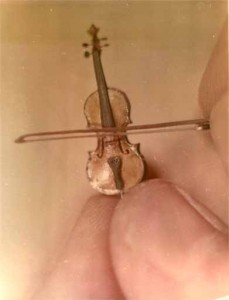 tiny-violin1.jpg